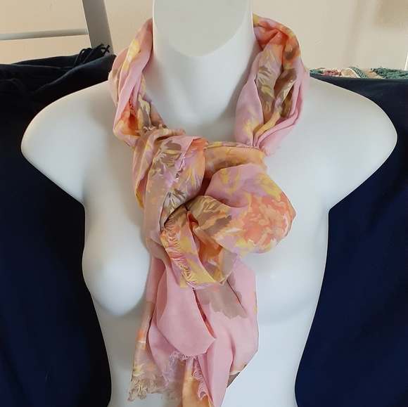 Bundle of Two Fashion Scarves - Picture 7 of 10